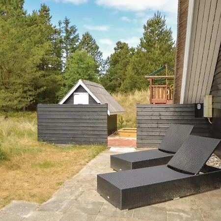 Three-bedroom Holiday In Semesterbostad Blåvand