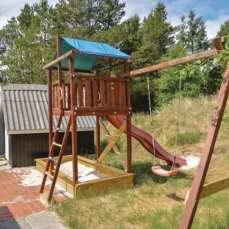 Three-bedroom Holiday In Blåvand