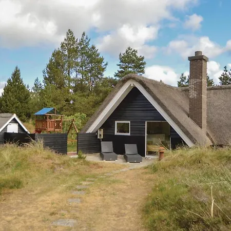 Three-bedroom Holiday In Semesterbostad