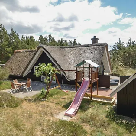 Three-bedroom Holiday In Semesterbostad